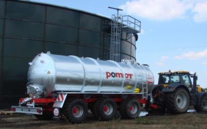 Traktorový fekální návěs POMOT T 522 objem 22 000 l