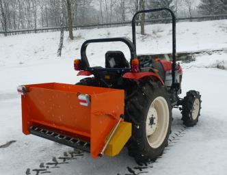 Komunální rozmetadlo samonakládací PM 110